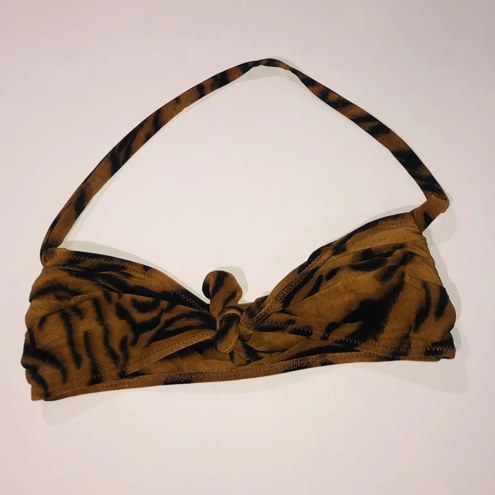 Tie Front Bikini Top
NORMA KAMALI - Picture 2 of 5